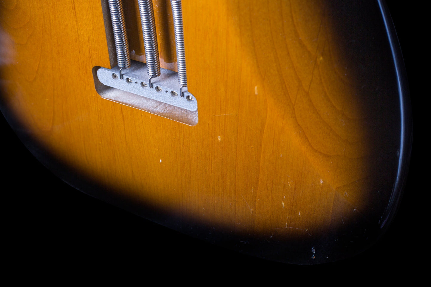 Fender Eric Johnson Stratocaster - 2-Color Sunburst, Maple Fingerboard